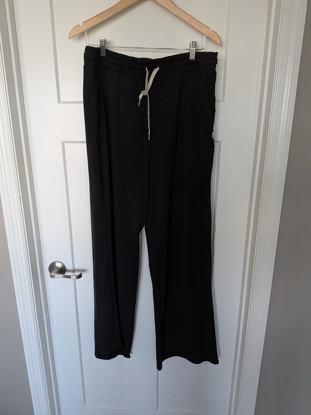 Vuori Halo Pant, Size XL - FREE SHIPPING!